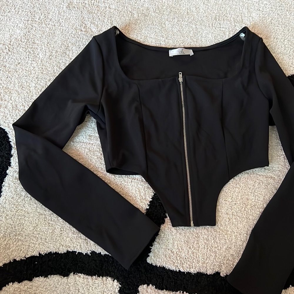 NEW Black Top